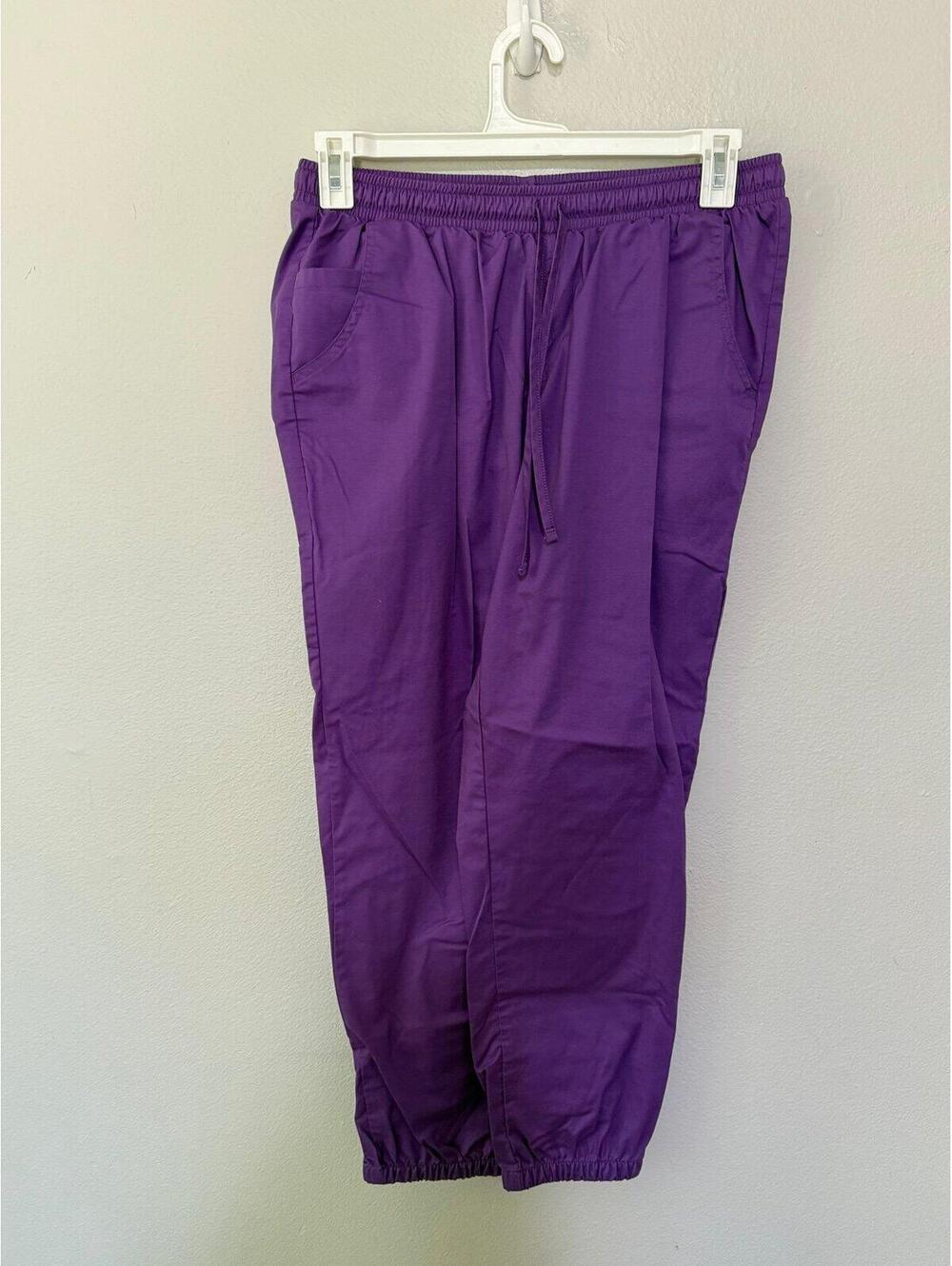 Butter soft scrub joggers size large petite 
Like new condition (washed once)